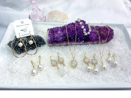 June Birthstone - Pearls & Moonstone