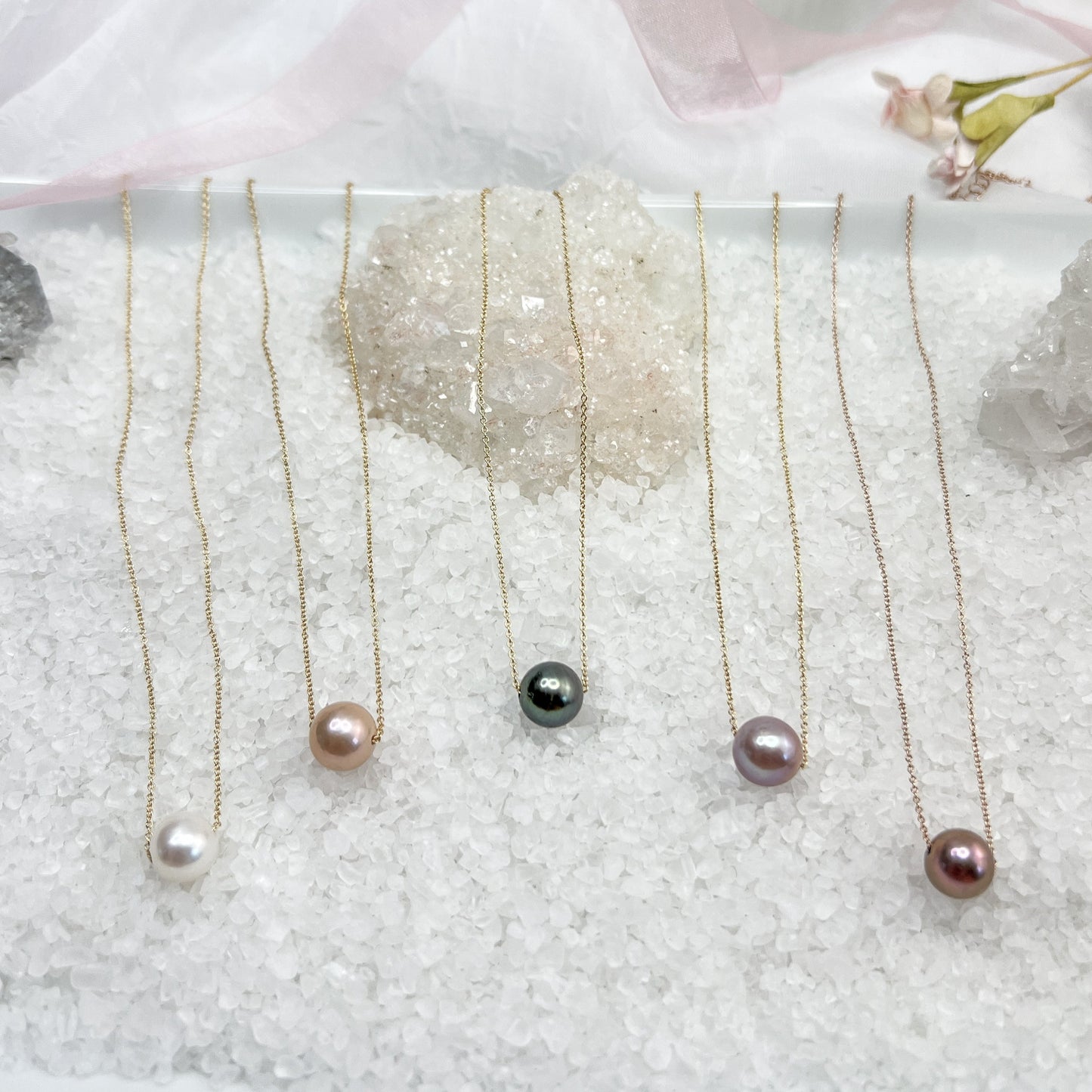 Edison Pearl floater necklace