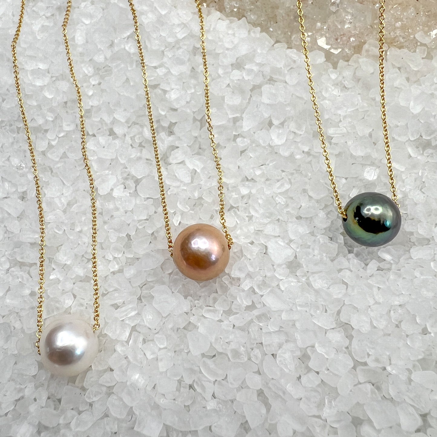 Edison Pearl floater necklace
