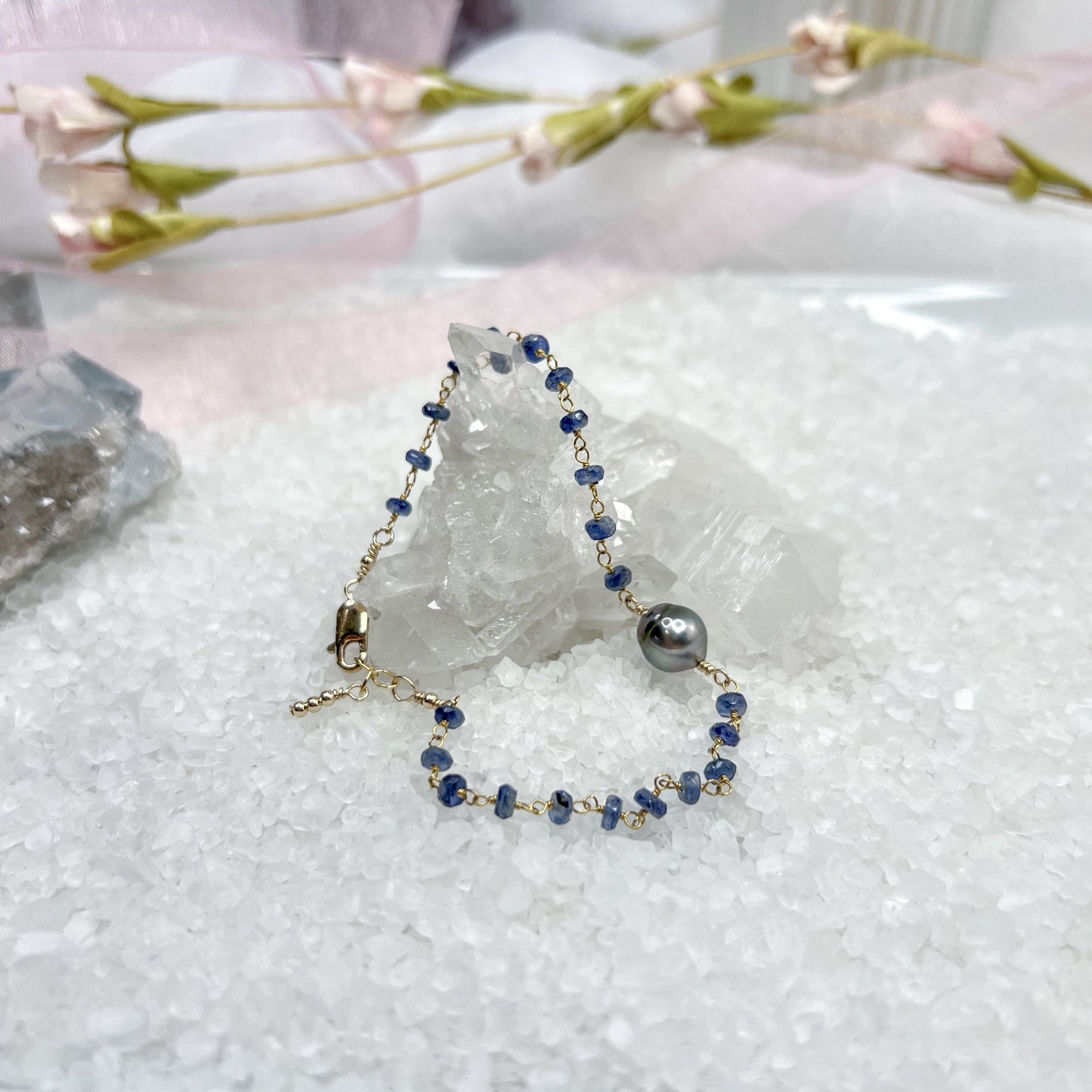Tahitian pearl & kyanite bracelet