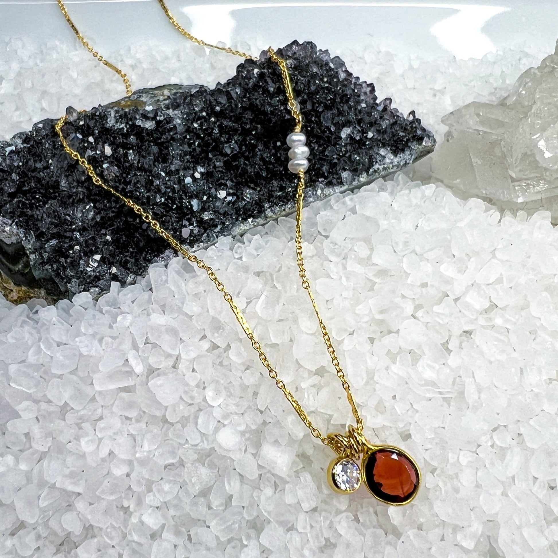 Garnet & pearl Gemstone Necklace