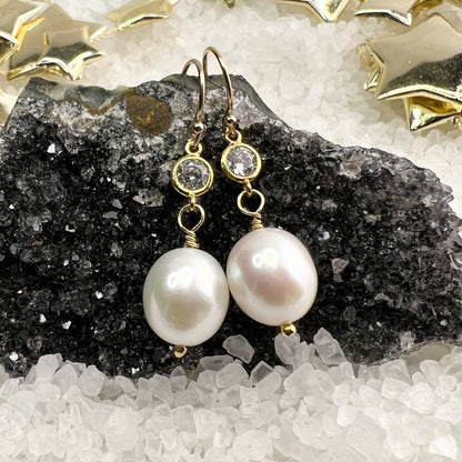 White Edison Pearl Necklace & Earrings