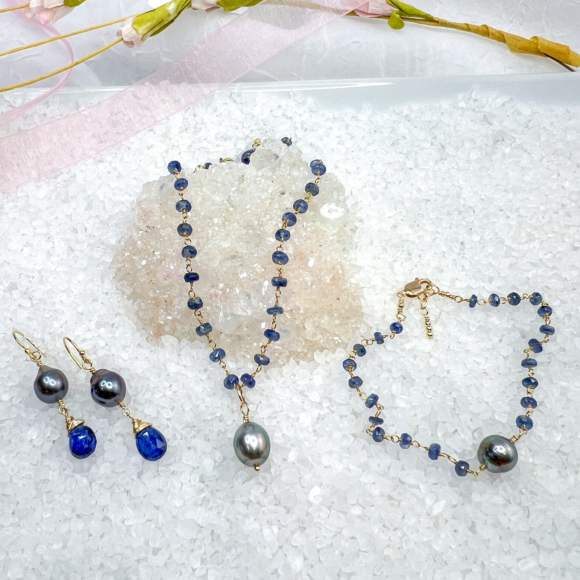 Kyanite & Tahitian Pearl necklace