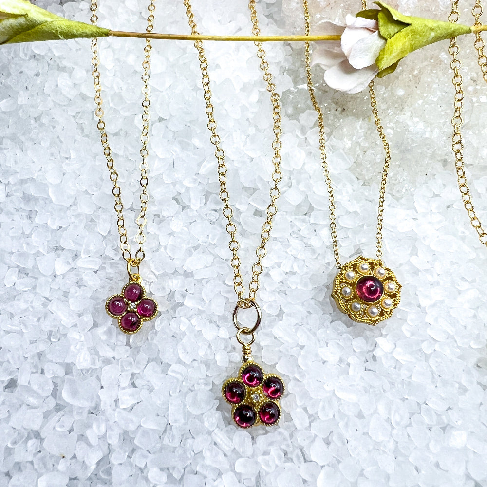 Garnet Vintage-inspired Necklace