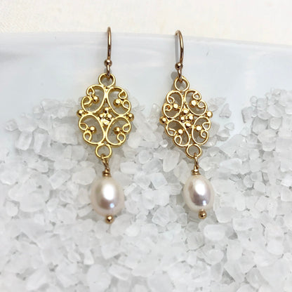 Gold Filigree Necklace & Earring Gift Set