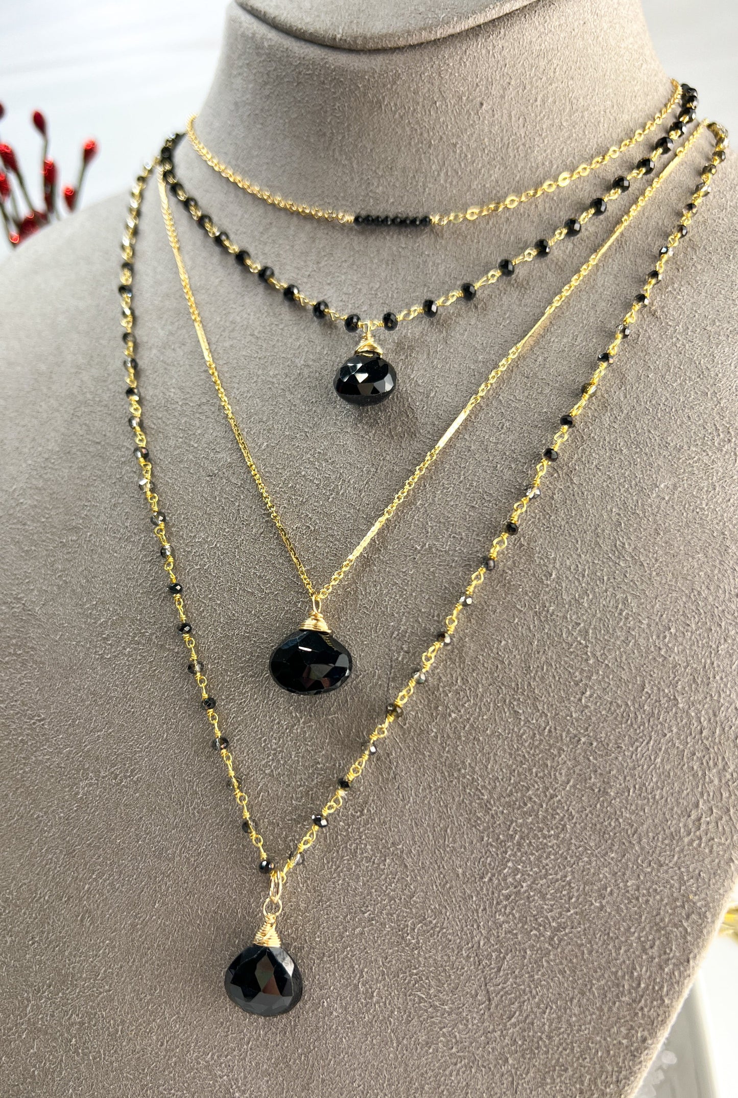 Black Spinel Pendant & Rosary Chain Necklace