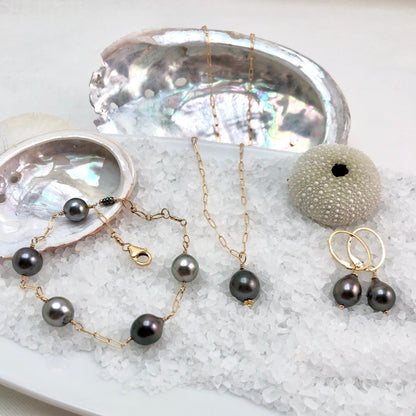Tahitian Pearl Necklace in Gold with Darker Pearl